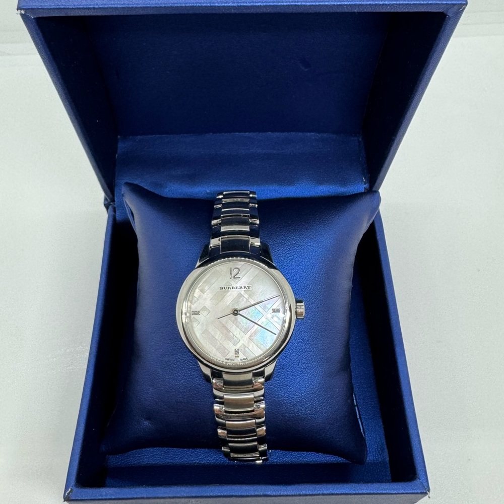 💎Burberry diamond mother of pearl watch (32mm)